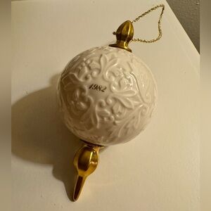 1982 Annual Lenox Ornament with hand decorated 24k gold